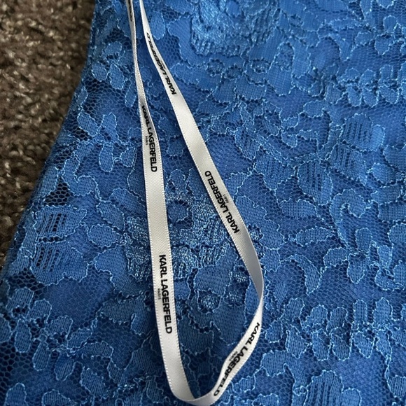 Karl Lagerfeld Paris Blue Lace V-Neck Sleeveless Women's Top - Picture 7 of 10